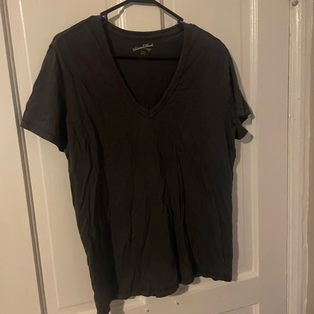 Universal Thread women's XL blue v-neck tee